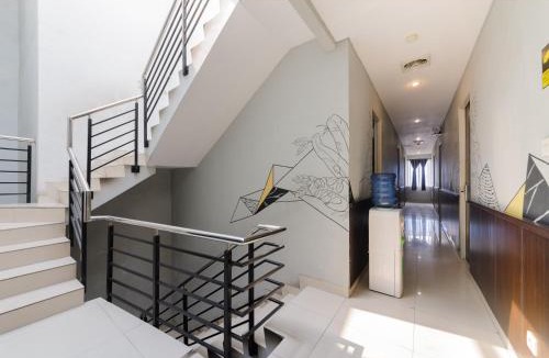 Kebon Kacang House | RedDoorz Plus near Grand Indonesia Jakarta