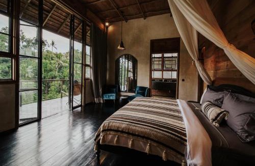 Kemenuh Villa | Villa Bedulu Cliff Estate Ubud - Wood Side