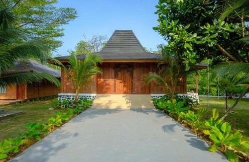 Bintan Hotel | Bintan Exotica Resort By WH - Free Breakfast