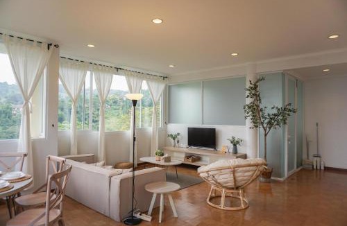 Ciumbuleuit Apartment | Over Easy Apartment