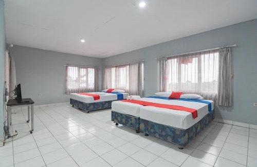 Bandung Hotel | RedDoorz near Farm House 4