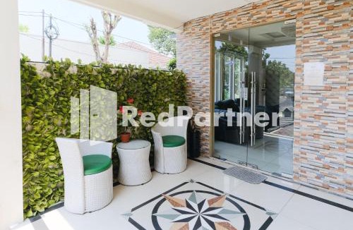 Surabaya House | Dea Homestay Syariah at Kertomenanggal Surabaya Mitra RedDoorz