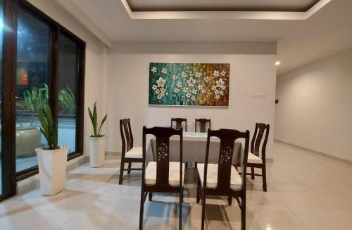 Semarang House | Atap Biru Residence