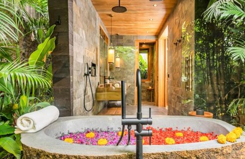 Tumbak Bayuh Hotel | Desa Hay Canggu