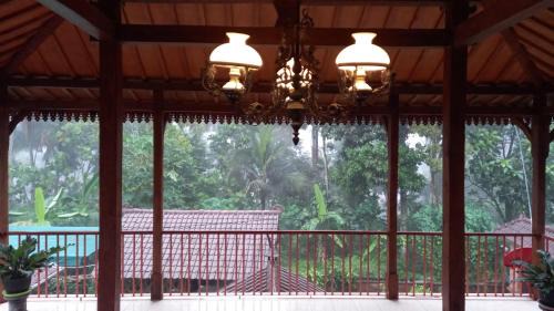 Ponorogo Villa | Villa Srikembang Ngebel