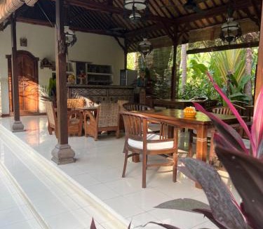 Jasri Hotel | Rumah Kelapa Senang