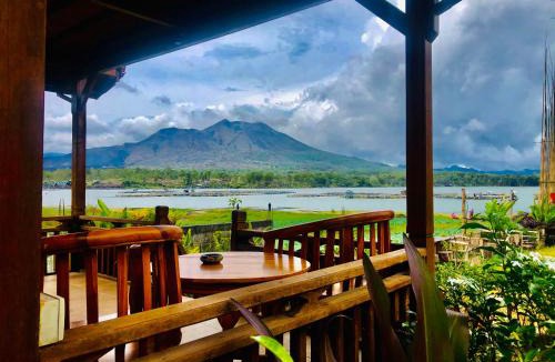 Kedisan Bed & Breakfast | Lake View Cottage and Restaurant