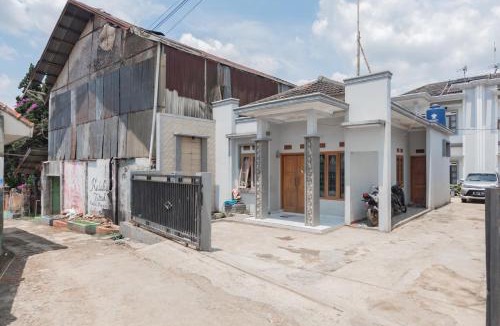 Pasirjambu Hotel | Small Homestay Syariah Sikembar Ciwidey Mitra RedDoorz