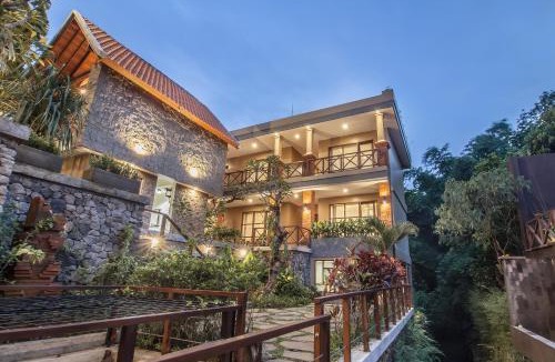 Peliatan Hotel | Merak Village by Prasi