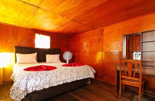 Ambarita House | Tuk Tuk Timbul Bungalows