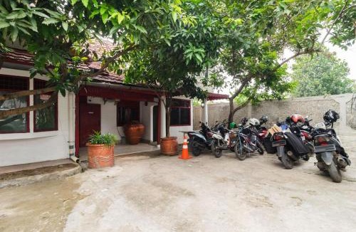 South Tangerang House | RedDoorz near Universitas Pamulang