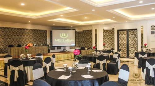Mojokerto Hotel | Raden Wijaya Hotel & Convention