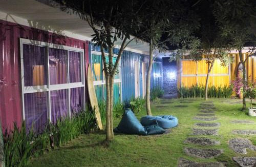 Uluwatu Hostel | Kubu Container