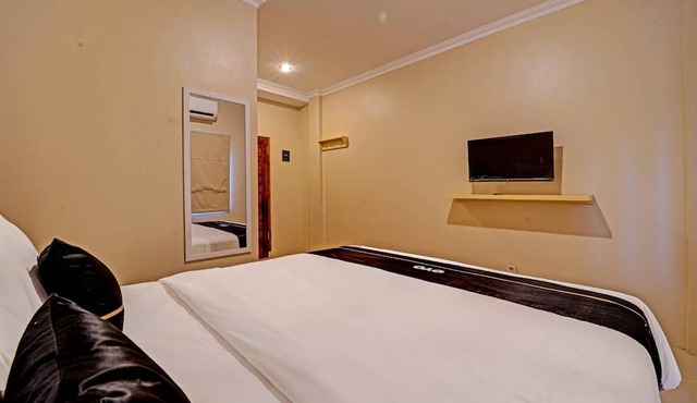 Super OYO Collection O Andono Hotel