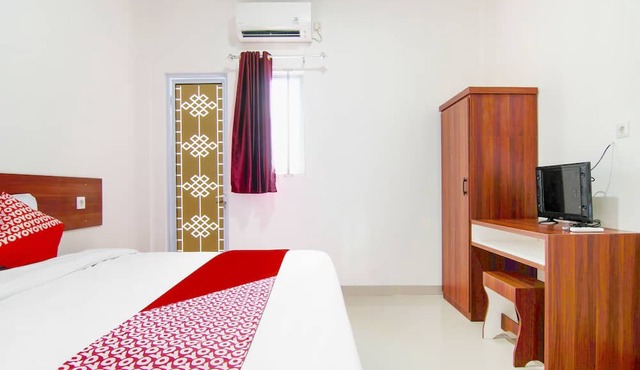 OYO 91301 Lewis Dc Guesthouse in Dumai