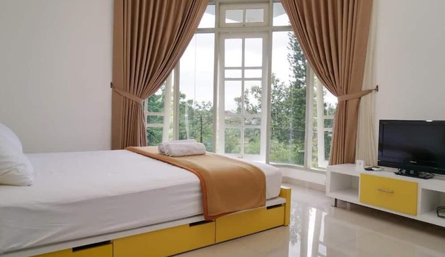 Omah Sastro in Depok
