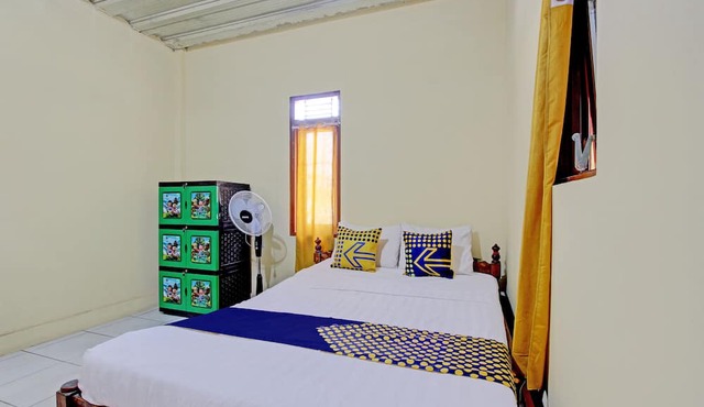 SPOT ON 92930 Syifa Guest House Syariah in Lebaksiu