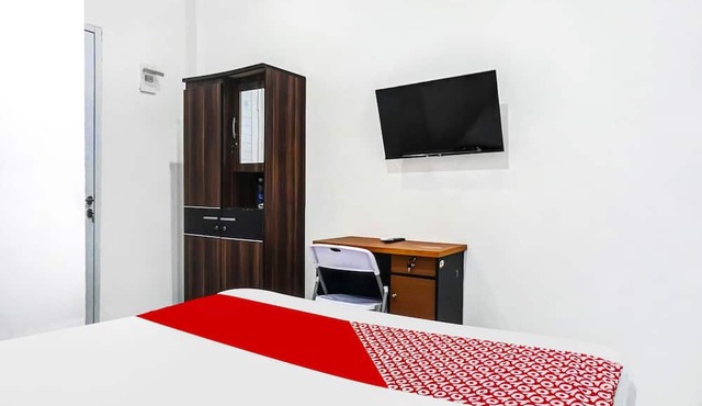 OYO 90941 Egelsa 2020 Syariah Near Bank Mega Syariah KCP Rawamangun in Jakarta