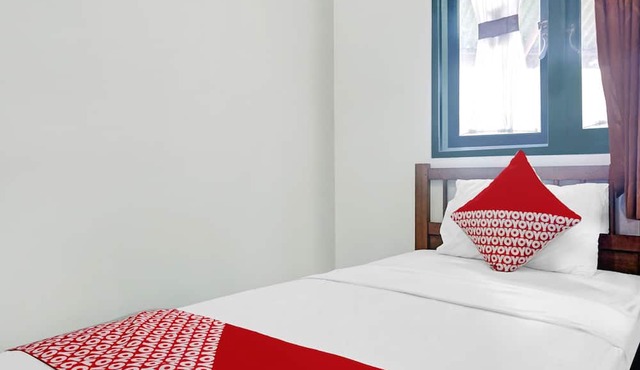Hotel O 90596 Hotel Griya Astoeti in Cisarua
