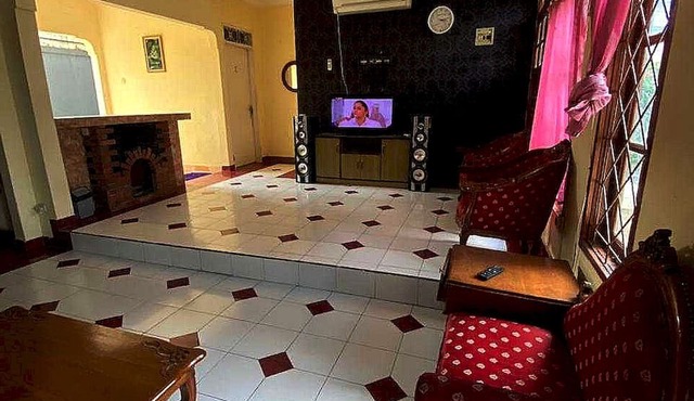 SPOT ON 91278 Pahlawan Udyana Syariah in Sentul City