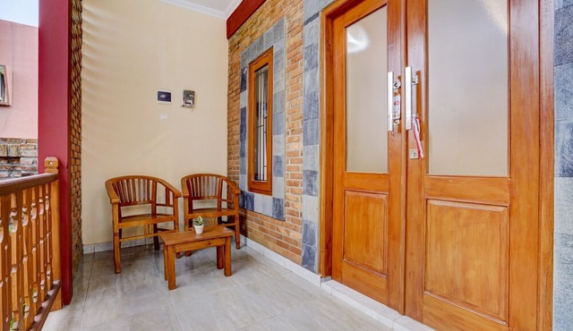 SUPER OYO Collection O 90265 Cempoko Mulyo Homestay Syariah