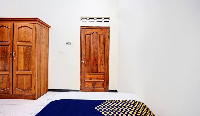 OYO Life 92785 Wisma Trubus Syariah in Tuban