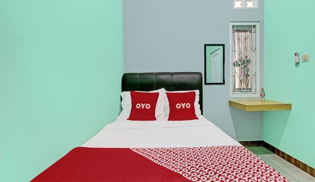 OYO 92521 Guest House Inayah Syariah in Sedayu