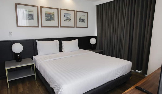 Premium 2BR Apartment near Marvell City Mall at The Linden