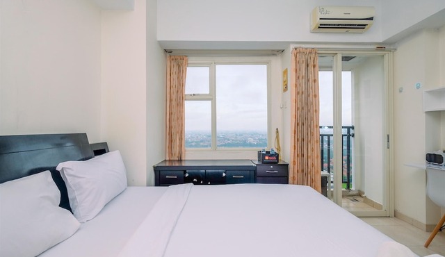 Cozy Living Studio Apartment At Margonda Residence 3 in Depok