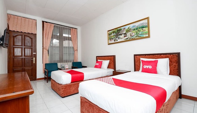 Super OYO Capital O 1644 Hotel Griya Kencana in Surakarta
