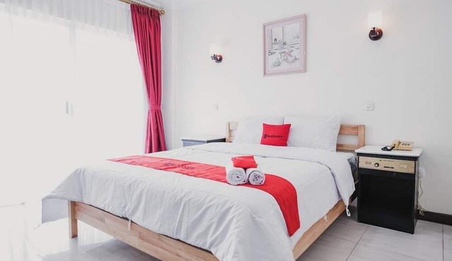 RedDoorz Plus near Pelabuhan Merak in Cilegon