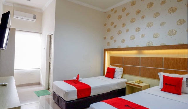 RedDoorz @ Hotel Bumi Palupy in Palu