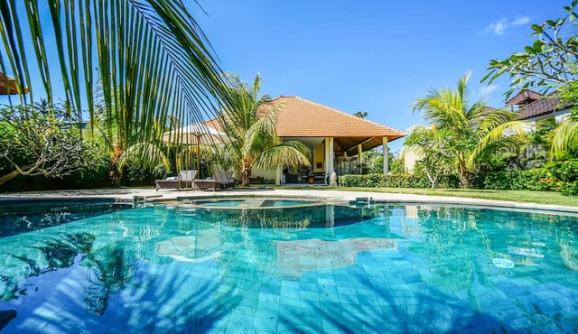 3BR Villa, Large Garden & Pool Table - 3Min Drive To Amed Beach! in Karangasem
