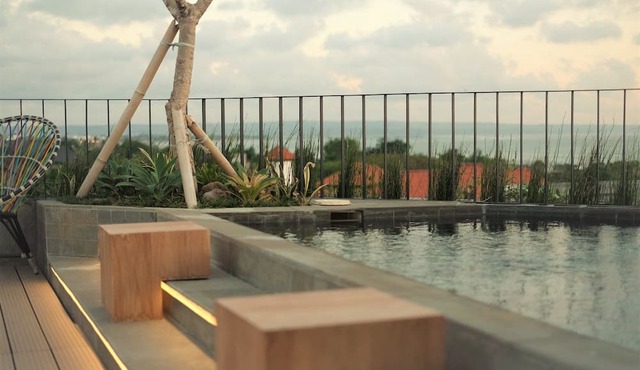 Borough Capsule Hostel Bali