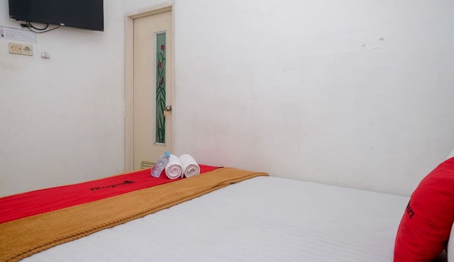 RedDoorz near Politeknik Manado in Manado
