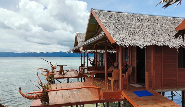 Happy Homestay Arborek in Arborek