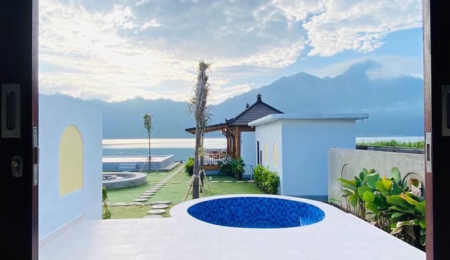 The Kintamani Villas Tepi Danau and Natural Hot Spring in Kintamani