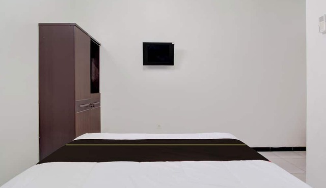 Hotel O Mirza Guesthouse Syariah in Depok