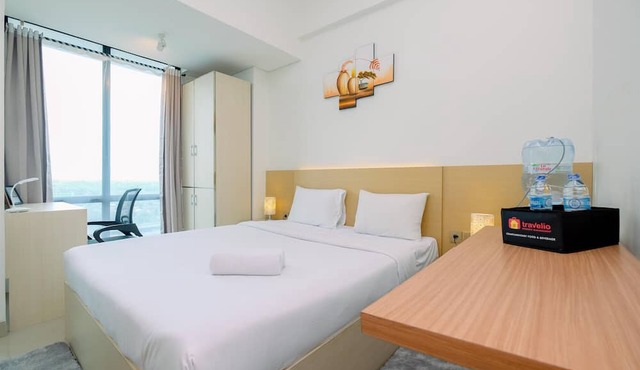 Cozy Stay Studio At Lrt City Bekasi Apartment in Bekasi