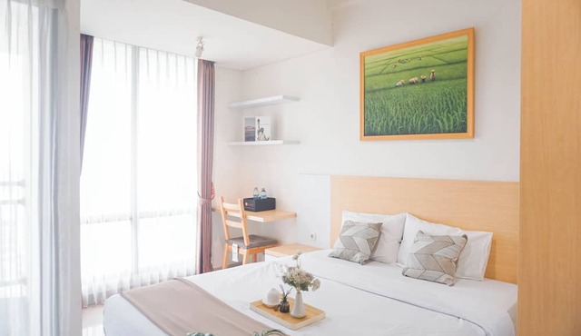 Cozy Look Studio Apartment At Lrt City Bekasi in Bekasi