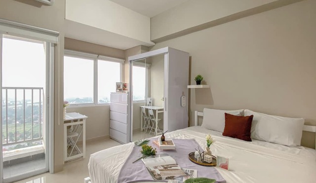 Comfy Studio At Lrt City Sentul - Royal Sentul Park Apartment