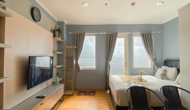 Warm and Cozy Studio at Sentul Tower Apartment in Citaringgul