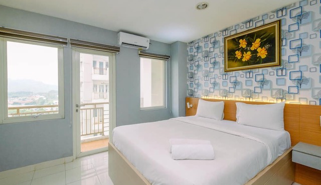 Cozy Studio at Sentul Tower Apartment in Citaringgul