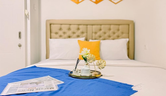 Modern Look 1BR at Sentul Tower Apartment in Citaringgul