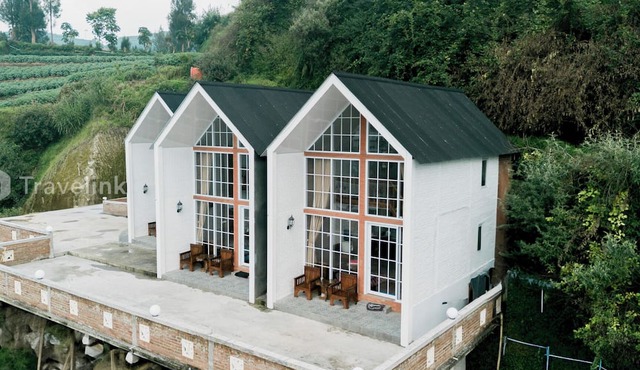 White Cabin By Travelink in Kejajar