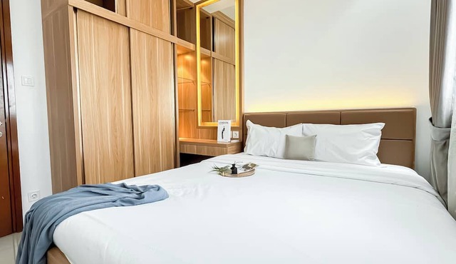 Comfy and Strategic 2BR Apartment at Signature Park Grande