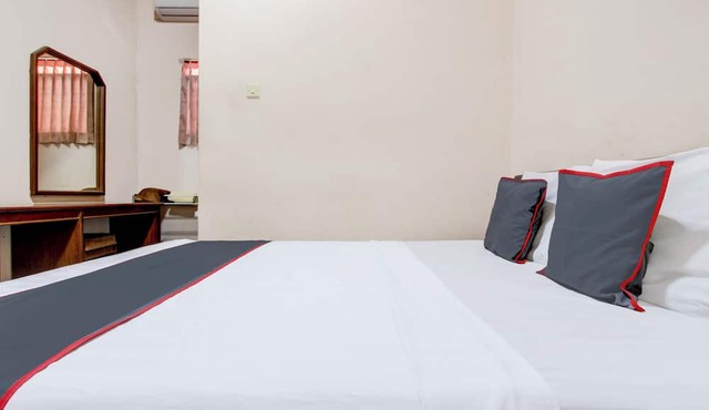 Hotel O Solo near Stasiun Solo Balapan formerly Hotel Trihadhi in Surakarta