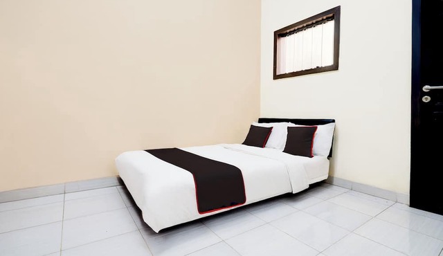 OYO 94421 Soetomo Guest House in Tegal