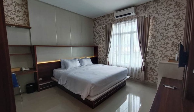 Mulyojaten Hotel & Resto in Metro