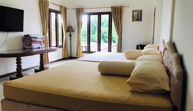 Villa Putih Alvaro in Megamendung